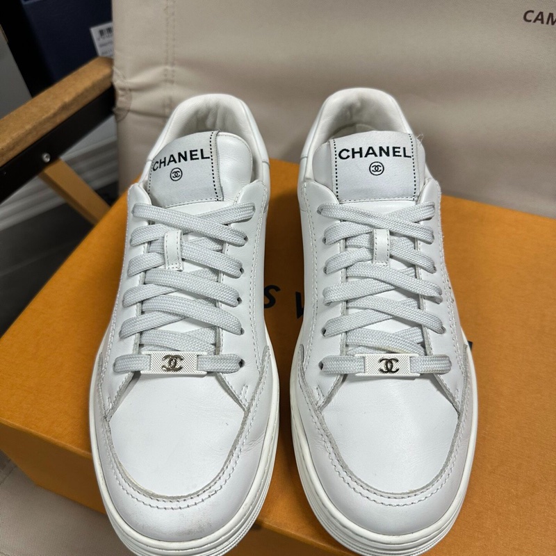 CHANEL香奈兒 時尚系帶 耐磨 低幫 板鞋白色金標 38碼-5