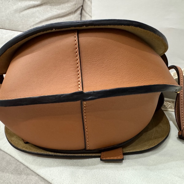LOEWE 焦糖色 small gate-12