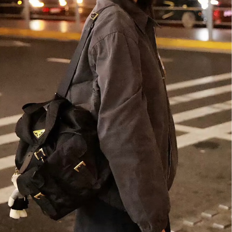 Prada 經典尼龍後背包（中號）-2