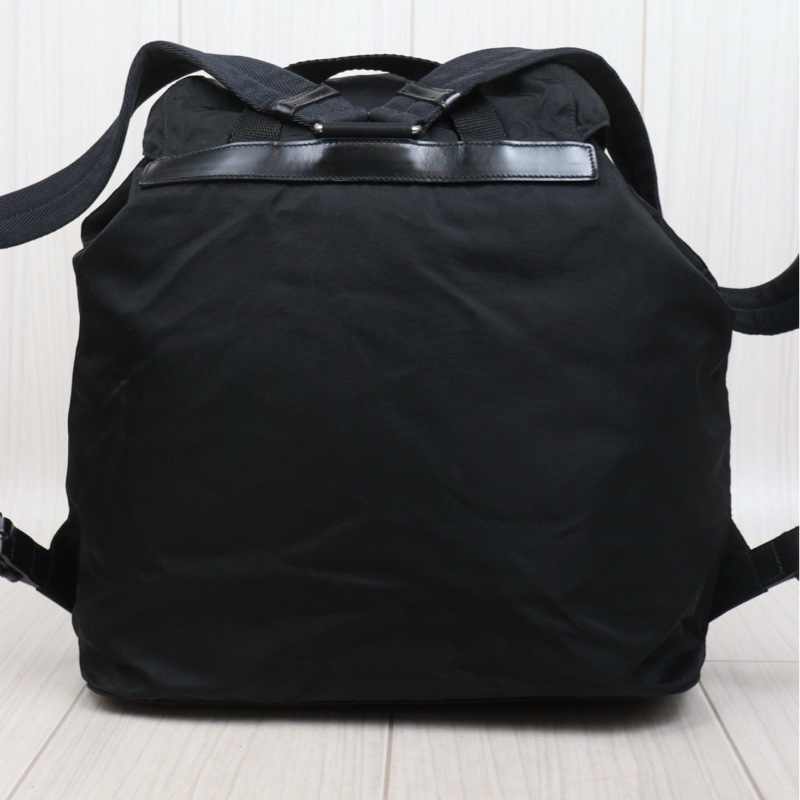 Prada 經典尼龍後背包（中號）-4