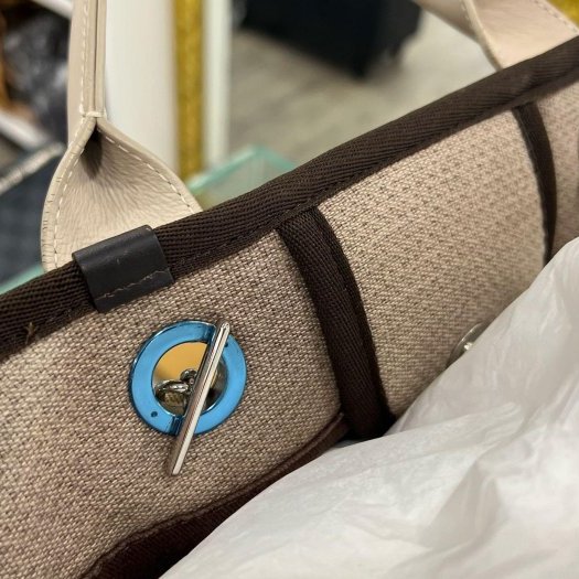 東區正精品㊣CHANEL A66941 奶茶色帆布海灘包沙灘手提包斜背包兩用包托特包型 RZ6196-3