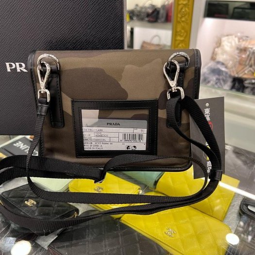 東區正精品㊣PRADA 2ZH108 全新綠色迷彩尼龍銀三角牌釦式迷你翻蓋小手機包肩背包斜背包 RA1644-7