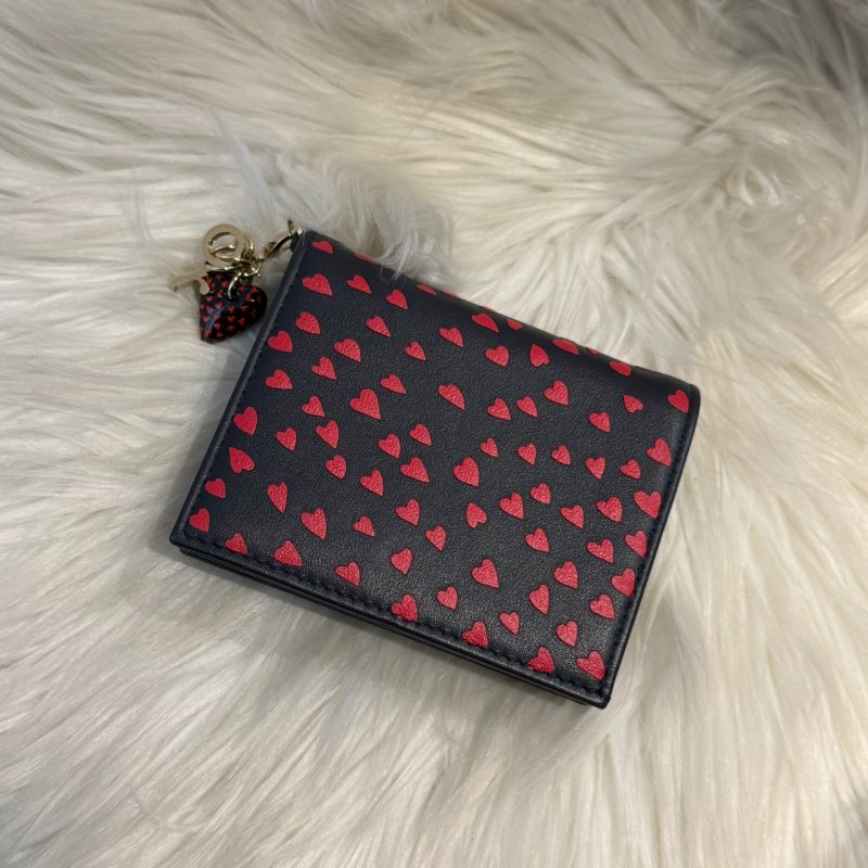 全新 Dior Lady Heart 限定款愛心對開短夾-1
