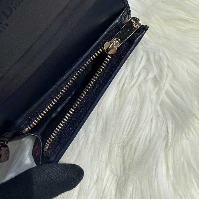 全新 Dior Lady Heart 限定款愛心對開短夾-3