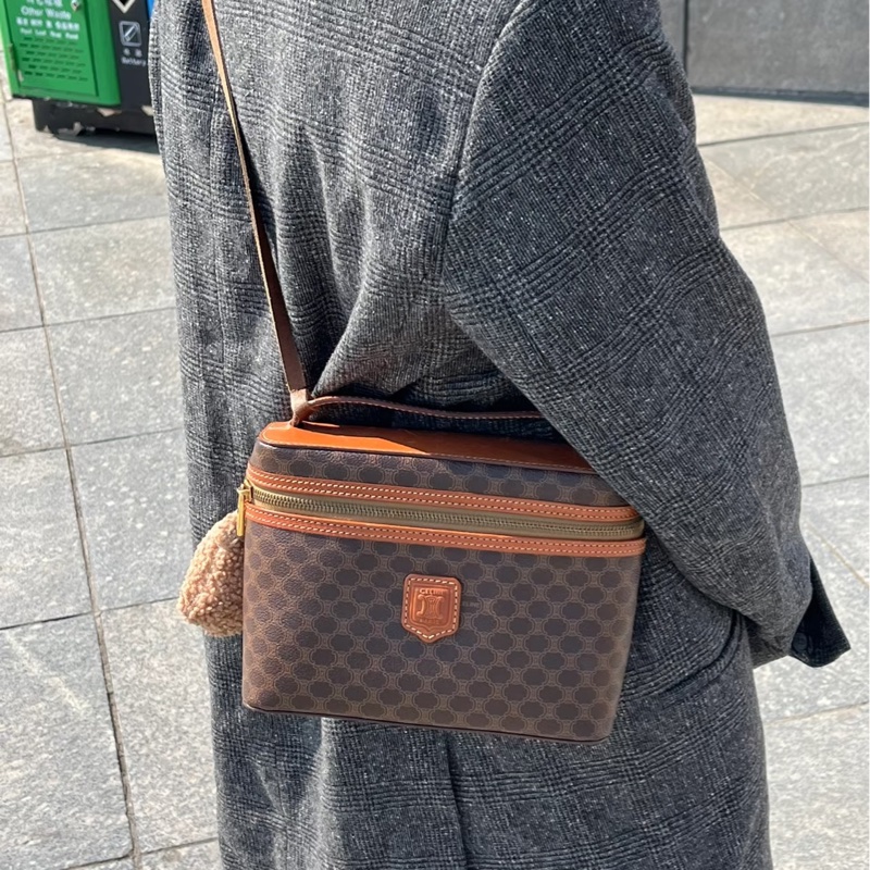 Celine 凱旋門老花化妝包/斜背包-0