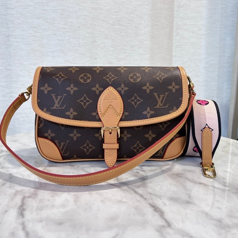 LV 原花Diane金釦手提肩斜背包