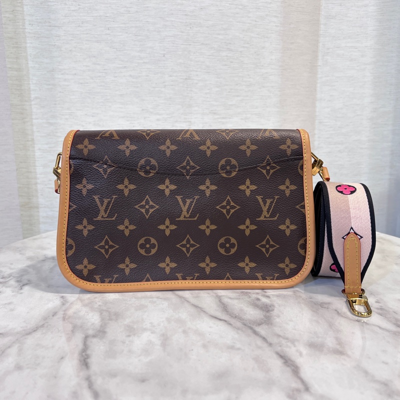 LV 原花Diane金釦手提肩斜背包-1
