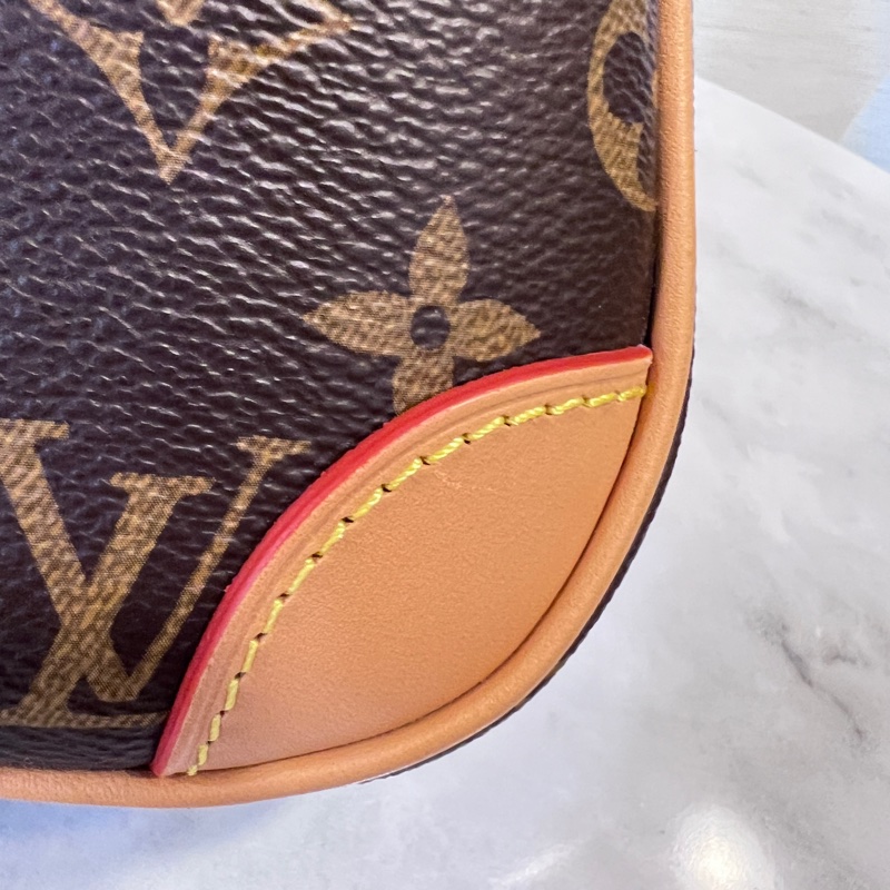 LV 原花Diane金釦手提肩斜背包-18