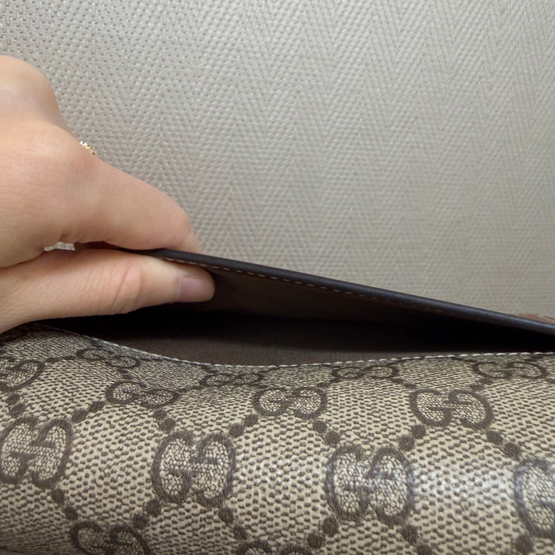 Gucci PVC咖牛皮銀釦斜背WOC-15