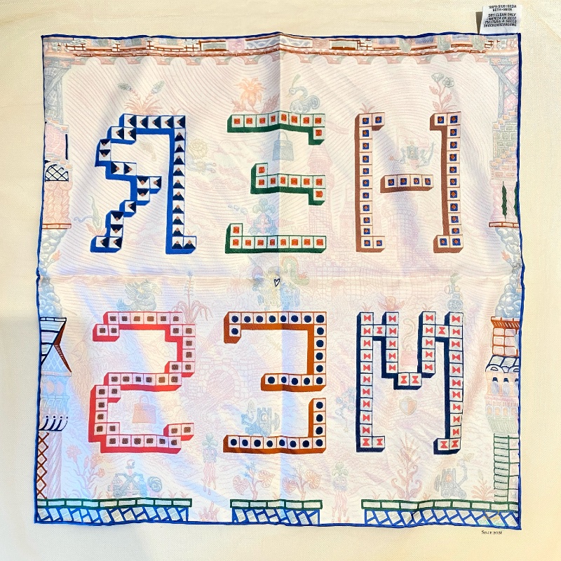 Hermes 愛馬仕 全新商品  絲巾大冒險 方巾 裱框方巾 領巾 頭巾 45 x 45 公分-1