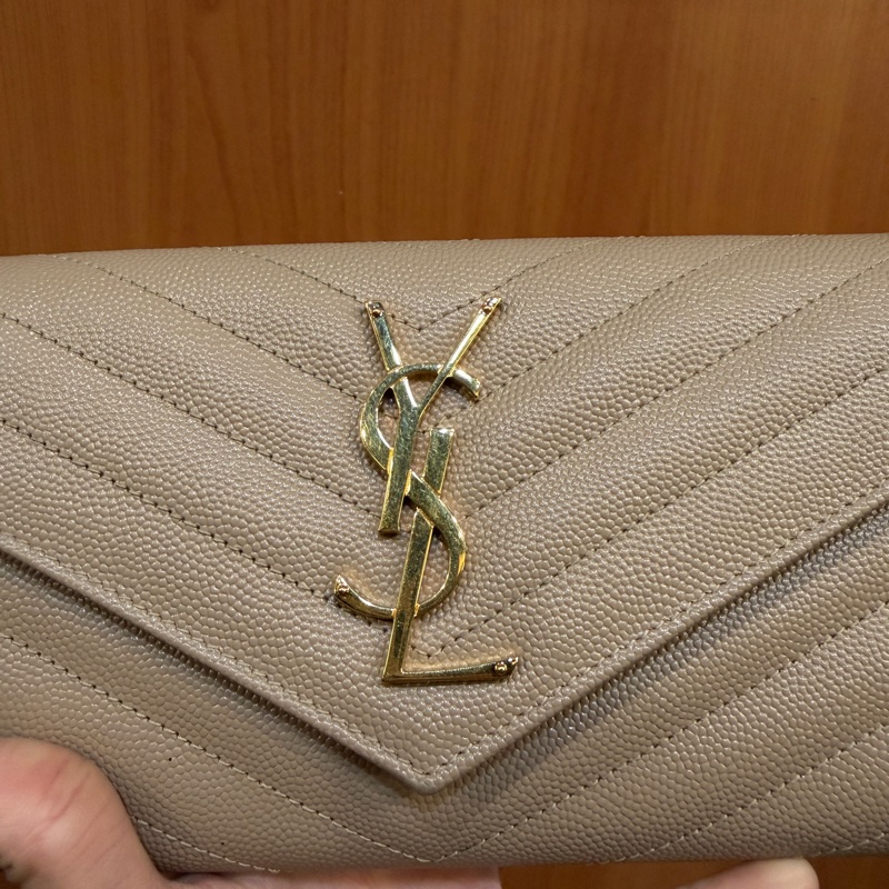 YSL 深米色魚子醬牛皮下蓋12卡長夾-1
