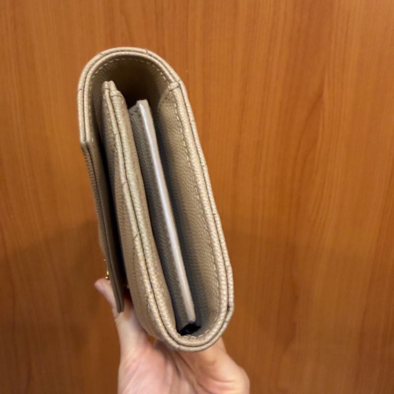 YSL 深米色魚子醬牛皮下蓋12卡長夾-2