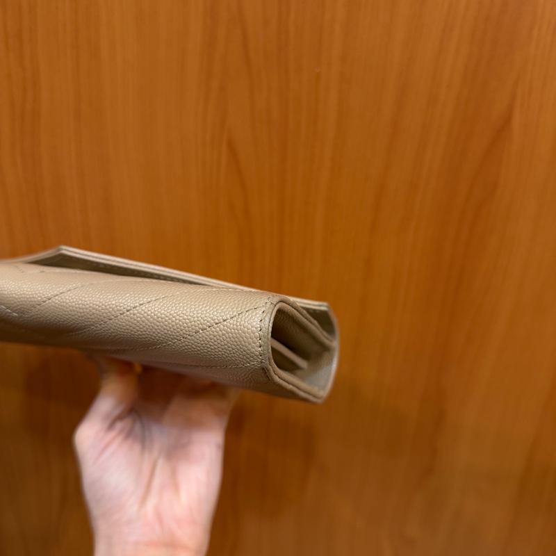 YSL 深米色魚子醬牛皮下蓋12卡長夾-8