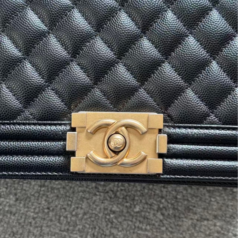CHANEL LEBOY MEDIUM CAVIAR 香奈兒黑金魚子醬皮革中號-2