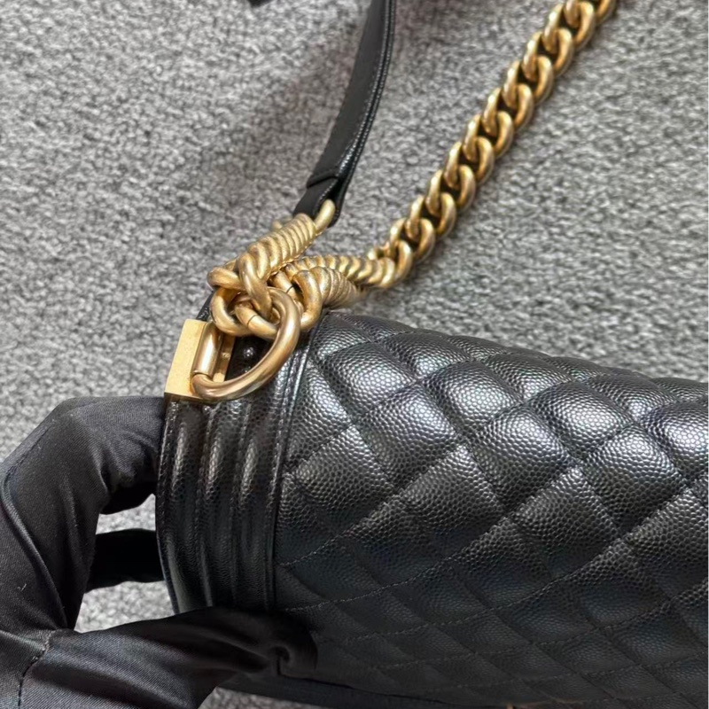 CHANEL LEBOY MEDIUM CAVIAR 香奈兒黑金魚子醬皮革中號-6
