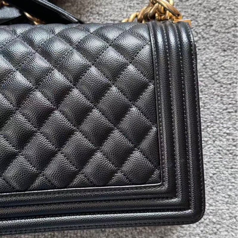 CHANEL LEBOY MEDIUM CAVIAR 香奈兒黑金魚子醬皮革中號-11