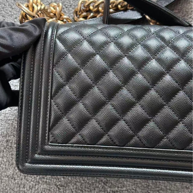 CHANEL LEBOY MEDIUM CAVIAR 香奈兒黑金魚子醬皮革中號-12