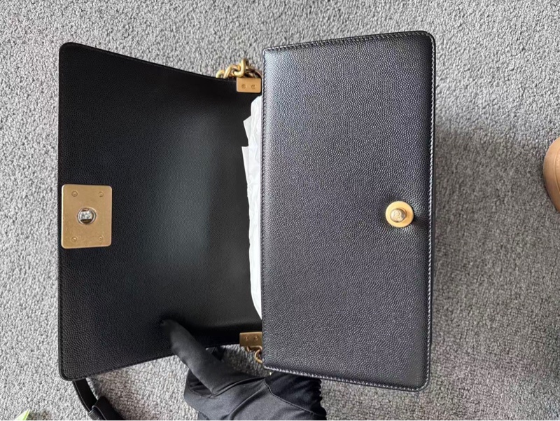 CHANEL LEBOY MEDIUM CAVIAR 香奈兒黑金魚子醬皮革中號-18