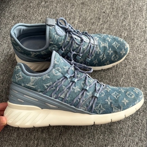 LOUIS VUITTON Fastlane牛仔藍滿印休閒鞋 44碼