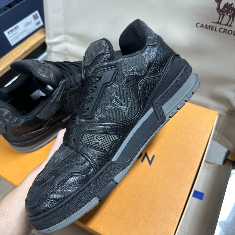 LOUIS VUITTON路易威登Nigo聯名Trainer 皮革黑色40碼-4