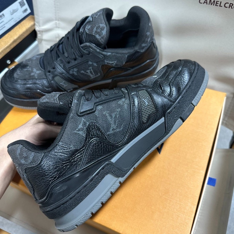 LOUIS VUITTON路易威登Nigo聯名Trainer 皮革黑色40碼-5