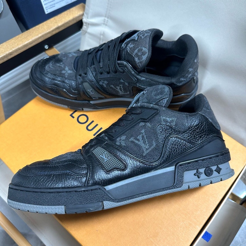 LOUIS VUITTON路易威登Nigo聯名Trainer 皮革黑色40碼-6