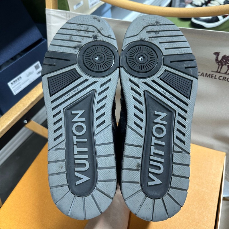 LOUIS VUITTON路易威登Nigo聯名Trainer 皮革黑色40碼-9