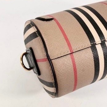 Burberry 圓桶斜背包-13