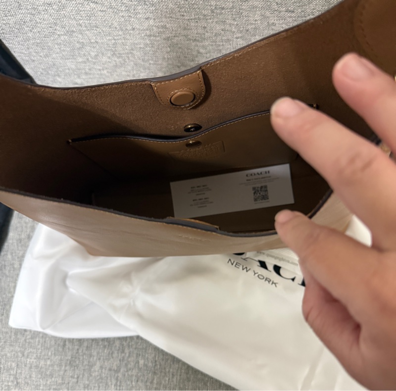 Coach Brooklyn hobo 28皮革蜂蜜棕黃色-3