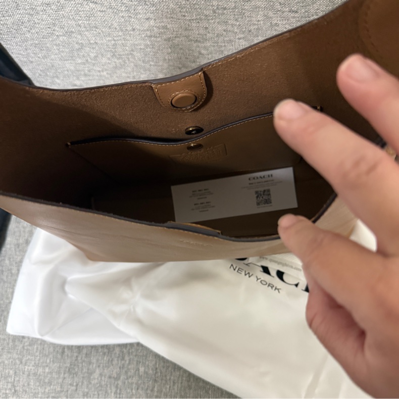 Coach Brooklyn hobo 28皮革蜂蜜棕黃色-8
