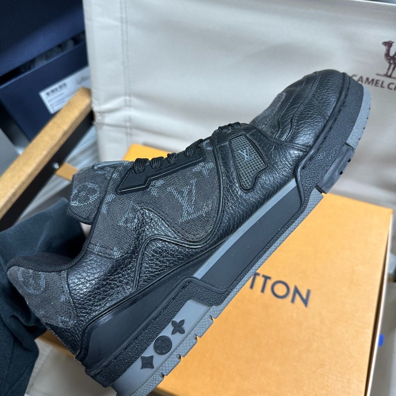 LOUIS VUITTON  x Nigo Trainer 皮革 聯名款 黑色42碼-0