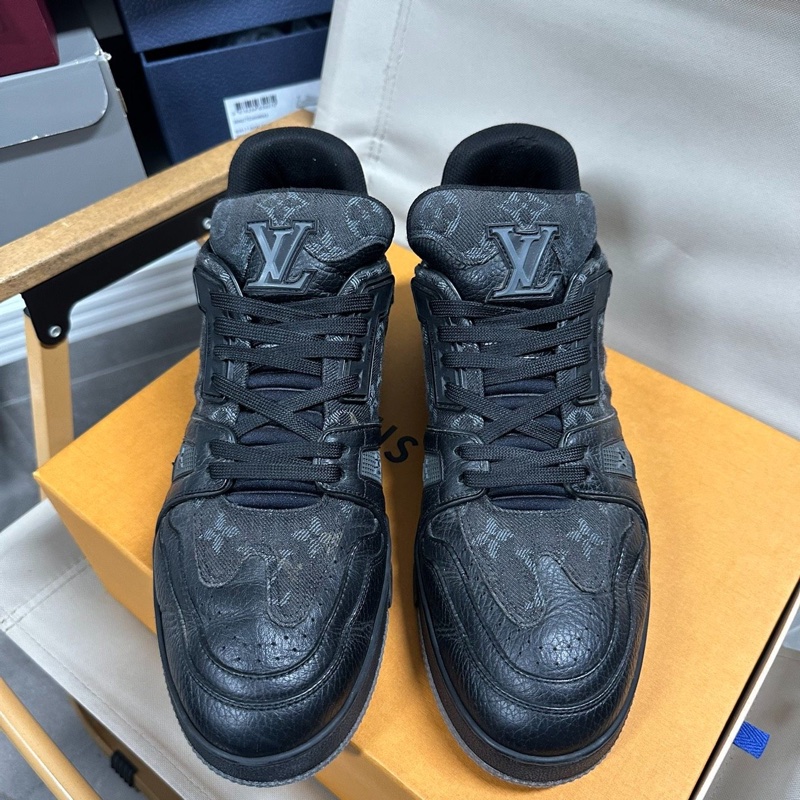 LOUIS VUITTON  x Nigo Trainer 皮革 聯名款 黑色42碼-1
