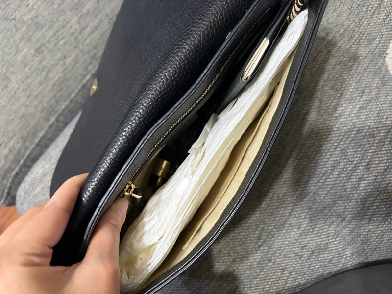 GUCCI 流蘇斜肩側背包-1