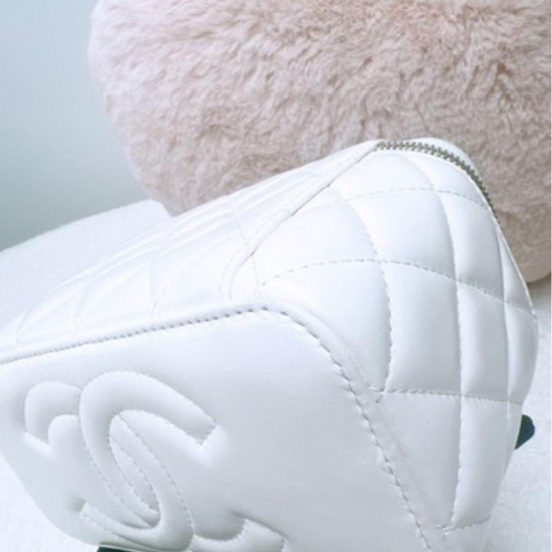 Chanel 白色金釦 金柱調節釦 化妝包/長盒子-8