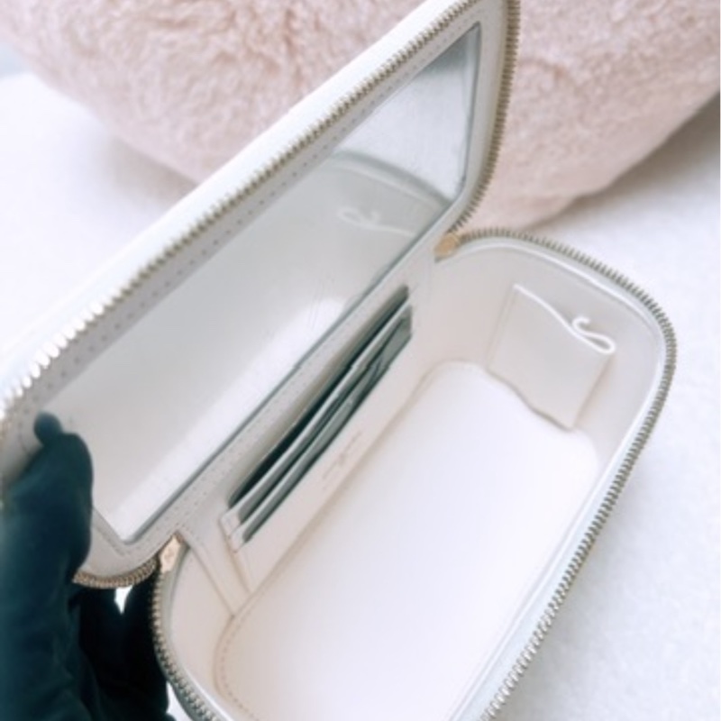 Chanel 白色金釦 金柱調節釦 化妝包/長盒子-13