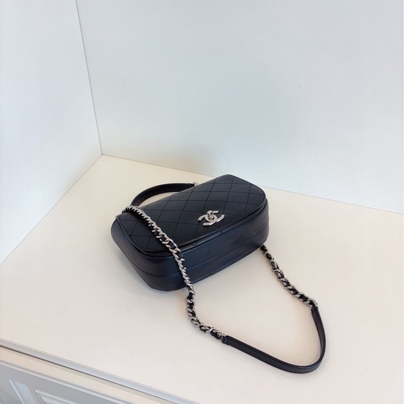 Chanel香奈兒 黑銀牛皮菱格郵差馬鞍包 半月形全蓋 圓滾滾小豬包型24*18*10-4