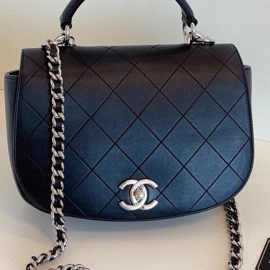 Chanel香奈兒 黑銀牛皮菱格郵差馬鞍包 半月形全蓋 圓滾滾小豬包型24*18*10-7