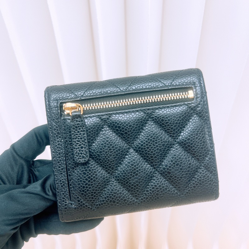 Chanel cf 黑金牛皮翻蓋短夾-5