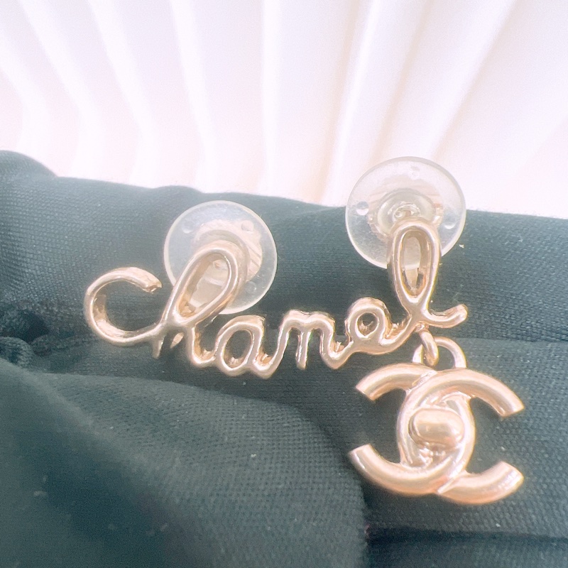 Chanel 21p 淡金logo耳夾/耳環-2