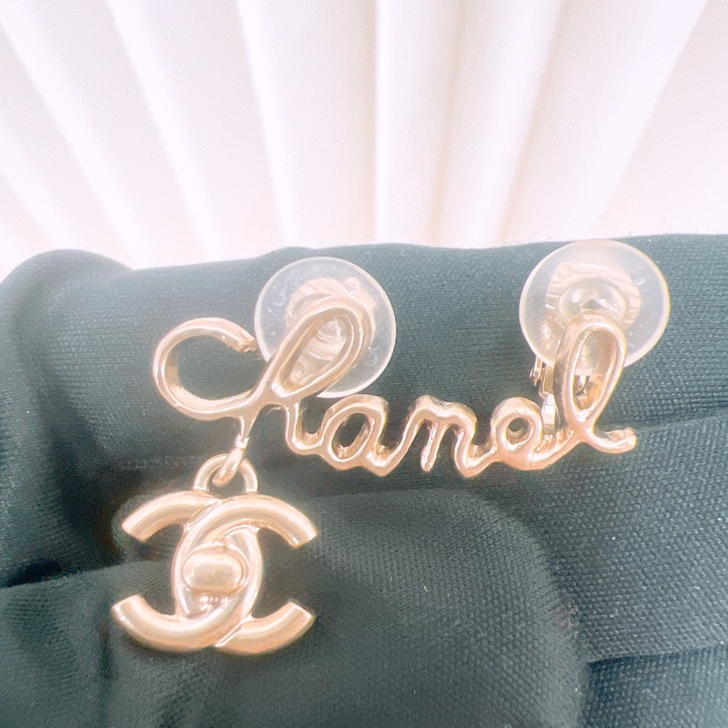 Chanel 21p 淡金logo耳夾/耳環-3