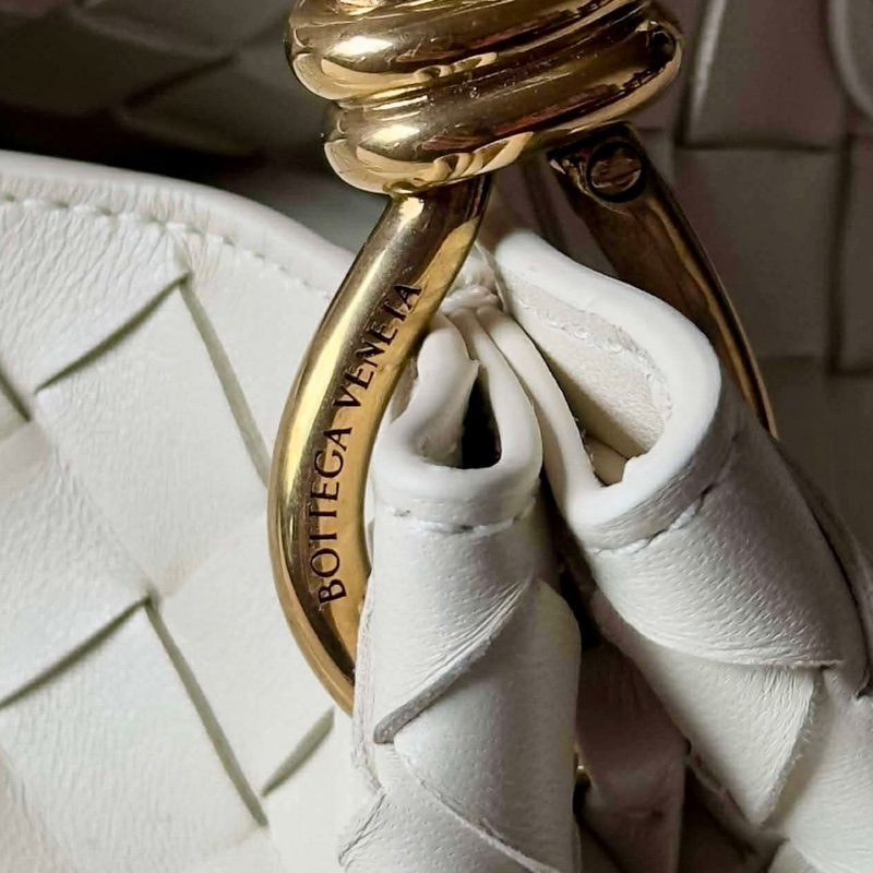 ✨全新新品✨過年優惠🧧BOTTEGA VENETA 降落傘 Parachute 海鹽色835921VCPPT9195-4