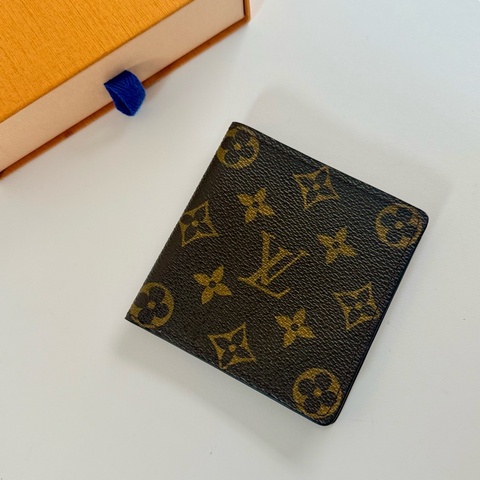 ✔️ LOUIS VUITTON LV M60929 原花 8卡短夾