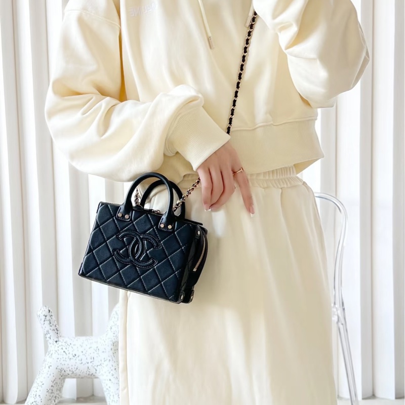 #全網最低💰 #芯片款 #近新全配 香奈兒22B大logo盒子包vanity case-2