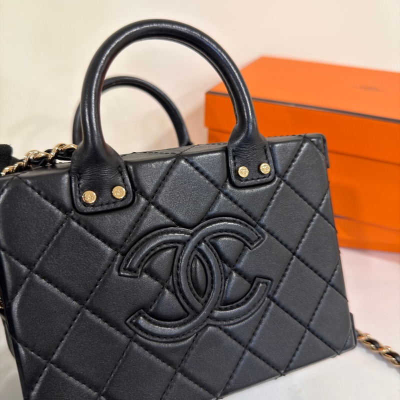 #全網最低💰 #芯片款 #近新全配 香奈兒22B大logo盒子包vanity case-30