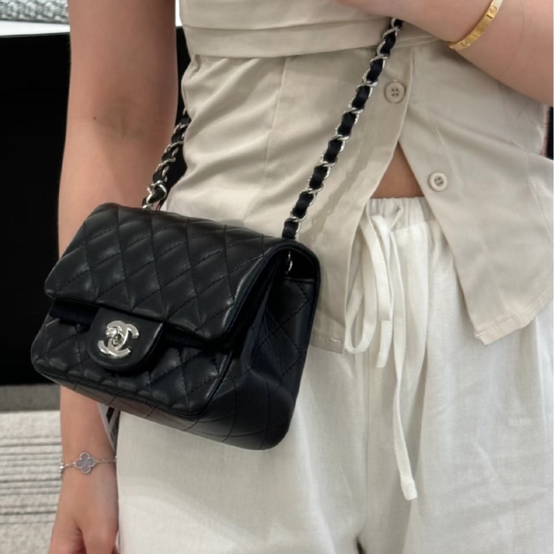 #下殺全網最低💰 #芯片款 #閒置帶膜 香奈兒黑銀方胖子Cf17經典菱格紋-1