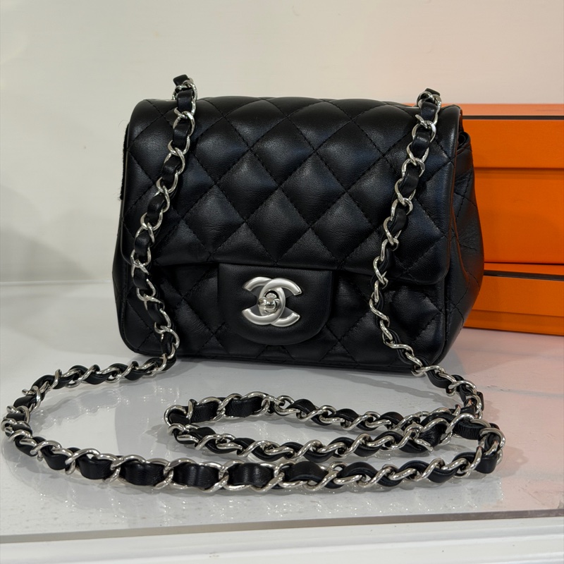 #下殺全網最低💰 #芯片款 #閒置帶膜 香奈兒黑銀方胖子Cf17經典菱格紋-3