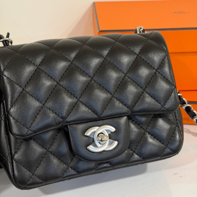 #下殺全網最低💰 #芯片款 #閒置帶膜 香奈兒黑銀方胖子Cf17經典菱格紋-4