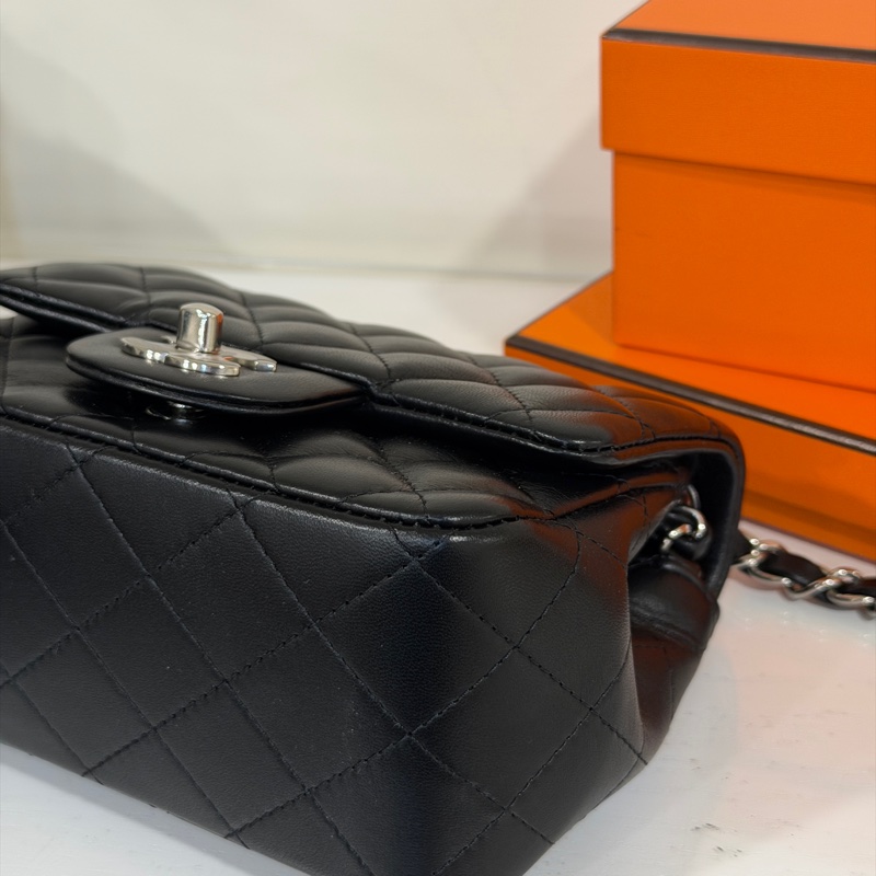 #下殺全網最低💰 #芯片款 #閒置帶膜 香奈兒黑銀方胖子Cf17經典菱格紋-11