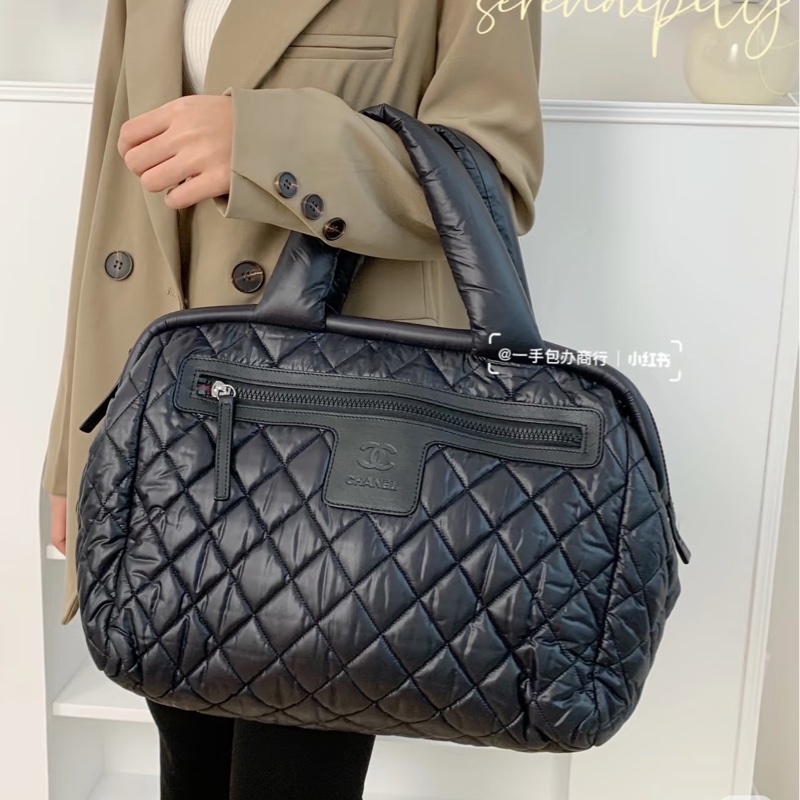 🉑肩背🈚️重量 #耐用超好裝 #甜甜💰香奈兒羽絨泡芙雲朵包 行李袋超好用-1