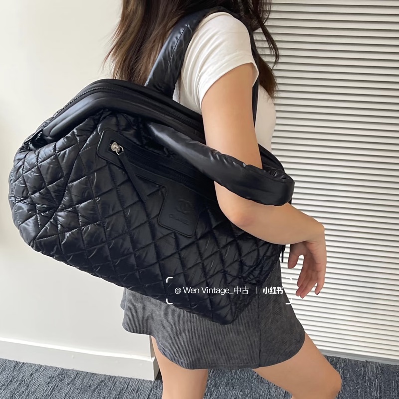 🉑肩背🈚️重量 #耐用超好裝 #甜甜💰香奈兒羽絨泡芙雲朵包 行李袋超好用-4